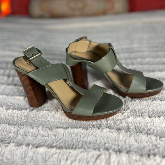 Michael Kors Berkeley Sandals Olive Green Leather Size 9 - Picture 5 of 5